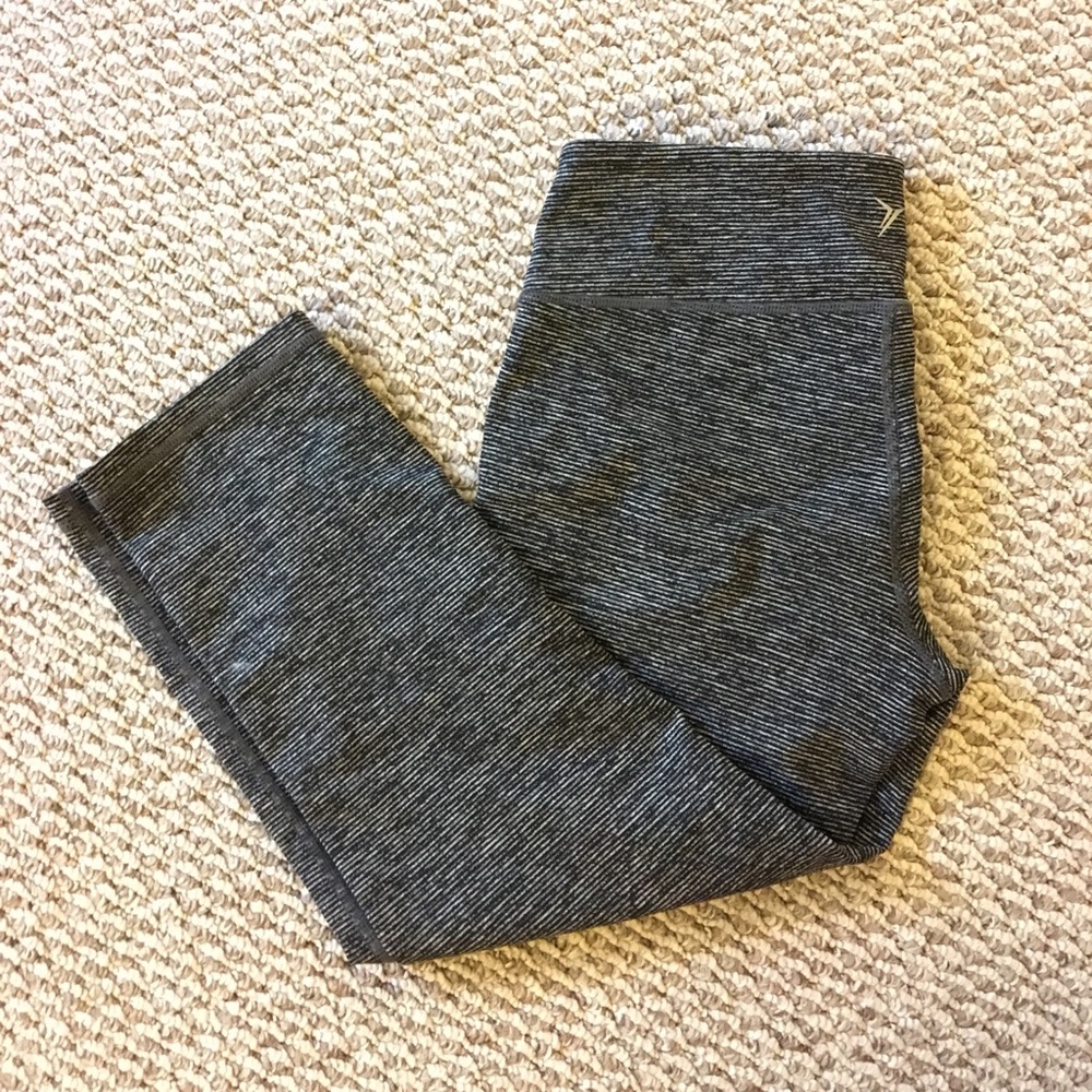 Old Navy active compression crops